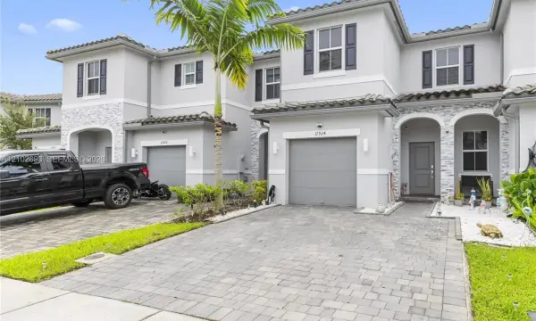 11924 NW 47th Manor, Coral Springs, FL 33076