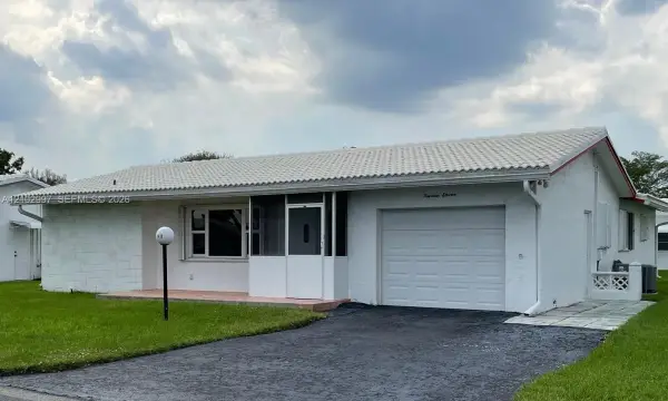 1411 NW 85th Way, Plantation, FL 33322