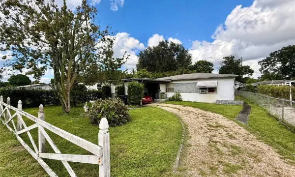 6409 Mayo Street, Hollywood, FL 33023