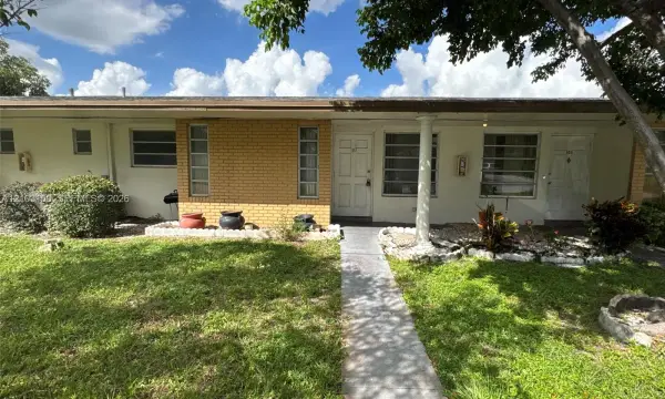 3033 NW 43rd Avenue 102, Lauderdale Lakes, FL 33313