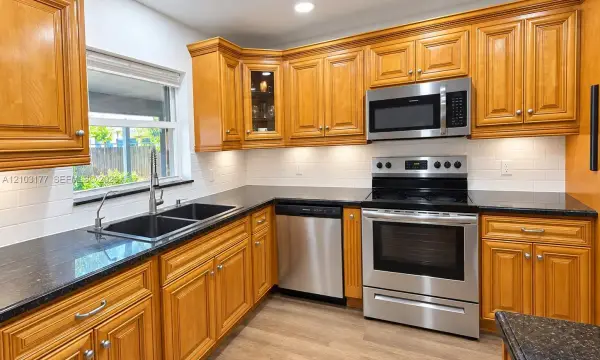 621 S 24th Avenue, Hollywood, FL 33020