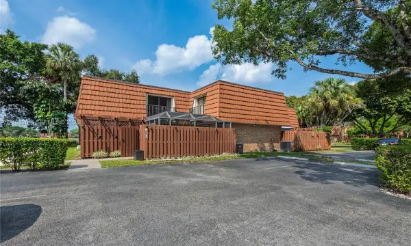 835 SW 118th Terrace 835, Davie, FL 33325