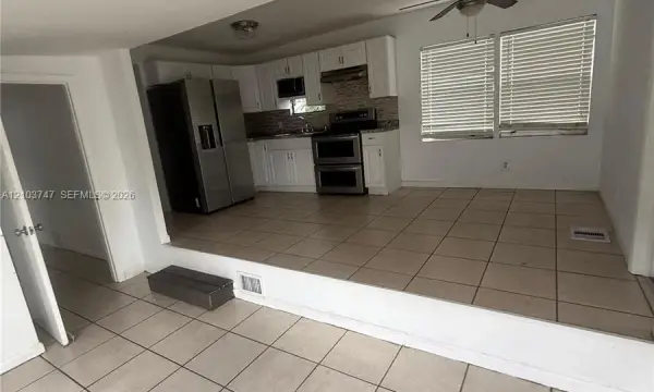 Address Withheld, Davie, FL 33314
