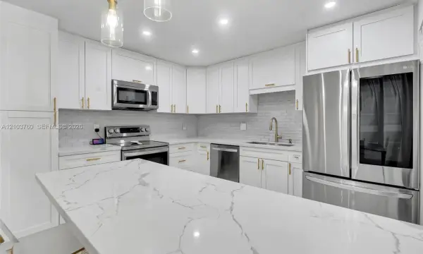 2131 Nova Village Drive, Davie, FL 33317