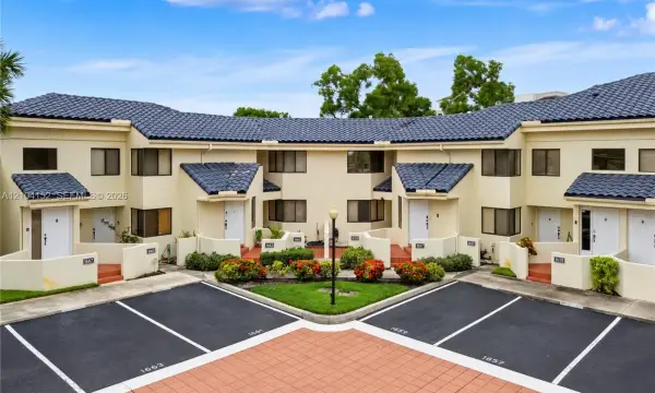 Address Withheld, Plantation, FL 33322
