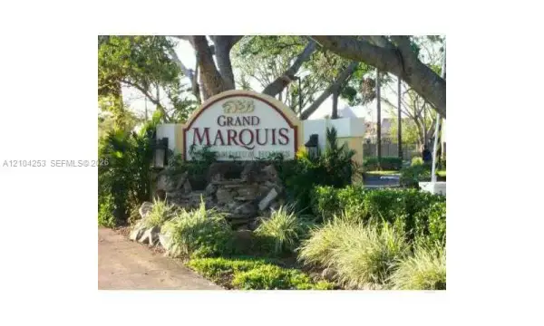 10121 W Sunrise Boulevard 206, Plantation, FL 33322
