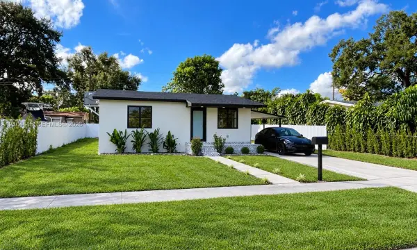 6420 Franklin Street, Hollywood, FL 33024