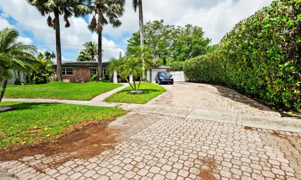 911 SW 51st Avenue, Plantation, FL 33317