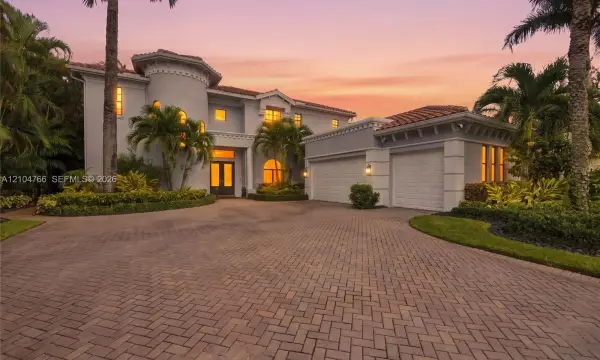 5123 Isabella Drive, Palm Beach Gardens, FL 33418