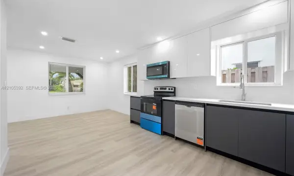 3197 Cleveland Street, Hollywood, FL 33021