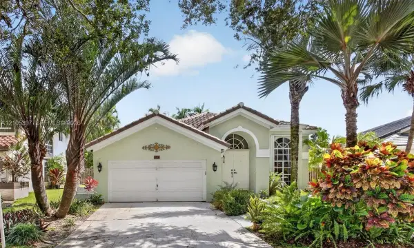 2633 Rio De Janeiro Avenue, Cooper City, FL 33026