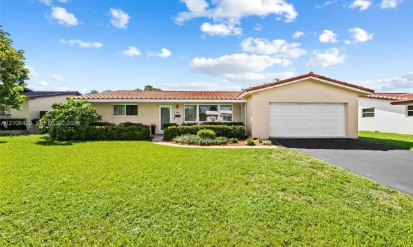 5212 Roosevelt Street, Hollywood, FL 33021