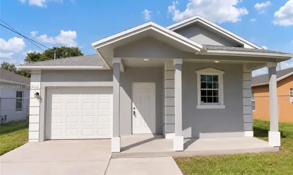 1295 N Railroad Avenue, Boynton Beach, FL 33435