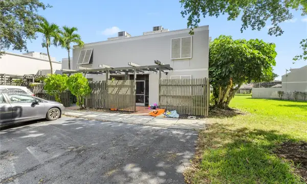 1431 NW 112th Terrace, Pembroke Pines, FL 33026