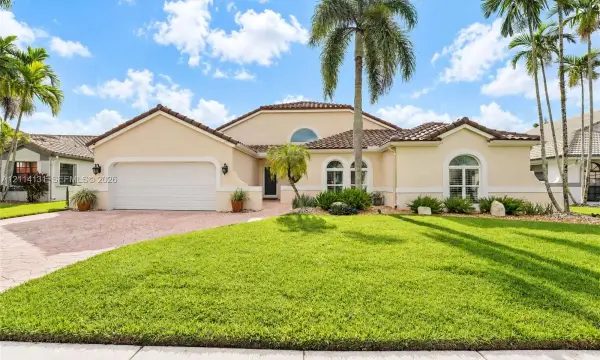 9012 Southern Orchard Road N, Davie, FL 33328