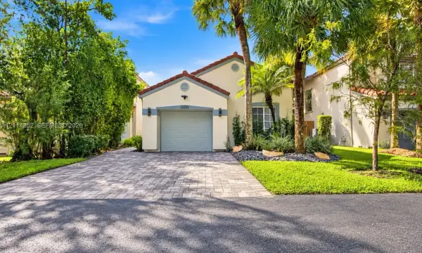 10780 NW 10th Street, Plantation, FL 33322