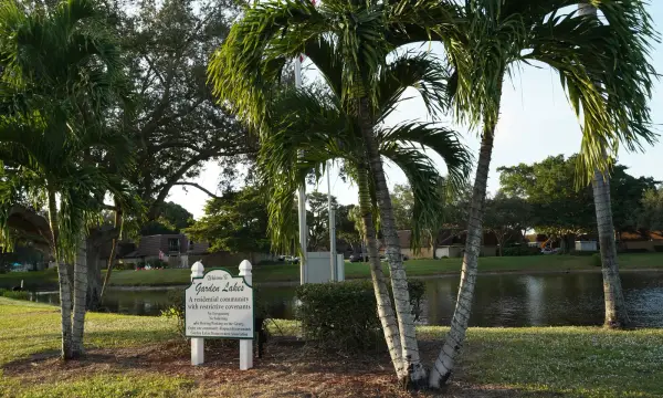 1916 19th Lane, Palm Beach Gardens, FL 33418