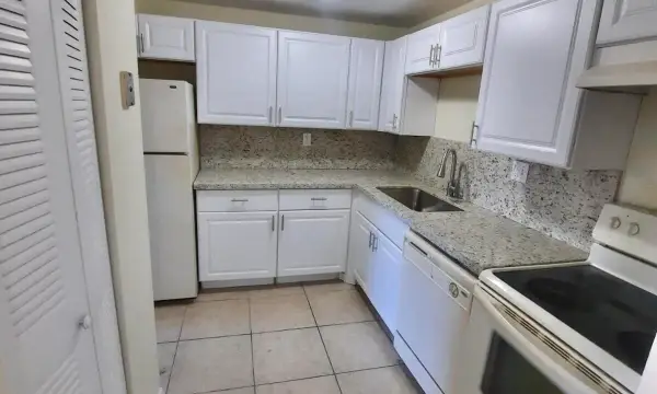 409 Executive Center Drive 208, West Palm Beach, FL 33401