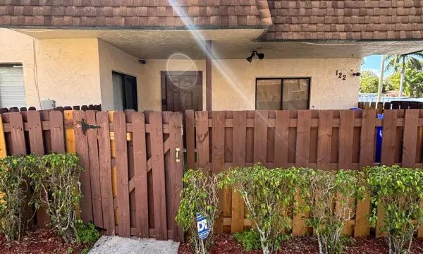 122 San Remo Boulevard 122, North Lauderdale, FL 33068