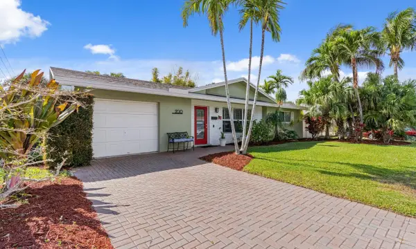 200 SW 5th Street, Boca Raton, FL 33432