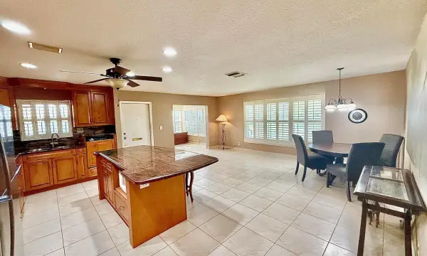 220 Country Lane A, Boynton Beach, FL 33435