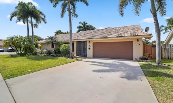 9260 Laurel Green Drive, Boynton Beach, FL 33437