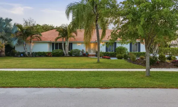 2001 Embassy Drive, West Palm Beach, FL 33401