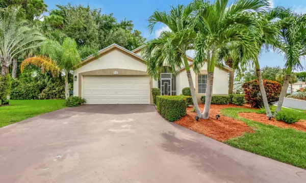 328 Hammocks Trail, Greenacres, FL 33413