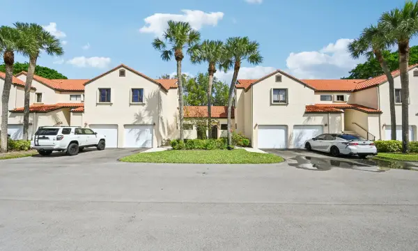 22 Via De Casas 103, Boynton Beach, FL 33426