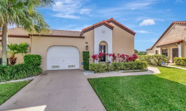 8240 Waterline Drive, Boynton Beach, FL 33472