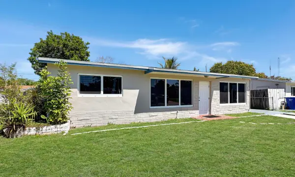 6751 Cody Street, Hollywood, FL 33024