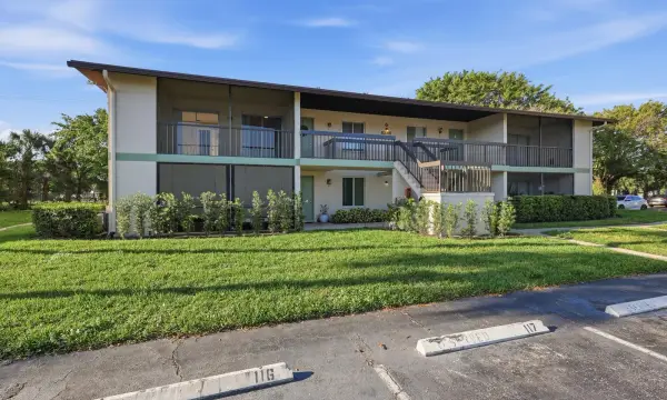 6286 Chasewood Drive E, Jupiter, FL 33458