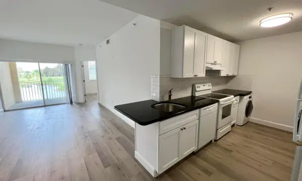 2040 Greenview Shores Boulevard 214, Wellington, FL 33414