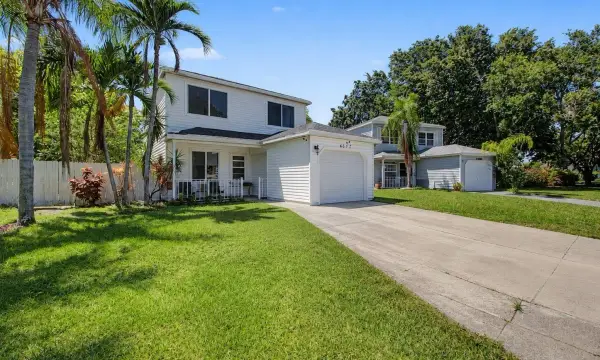 4675 Lakeside Circle, West Palm Beach, FL 33417