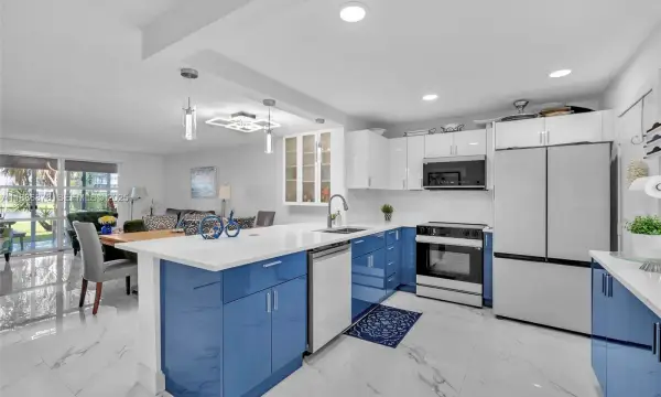 205 SE 11th Terrace 101, Dania Beach, FL 33004