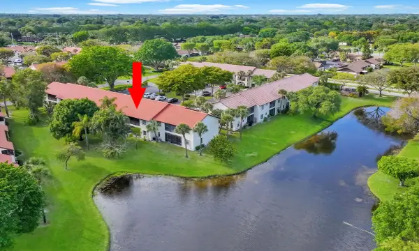 3 Vía De Casas Sur 102, Boynton Beach, FL 33426