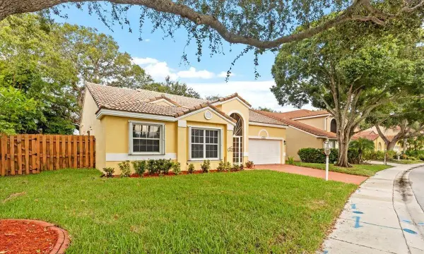 1033 W Siena Oaks Cir Circle W, Palm Beach Gardens, FL 33410