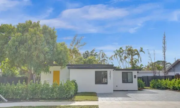 3661 NE 8th Avenue, Oakland Park, FL 33334