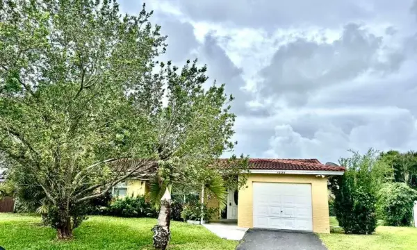 7608 NW 43rd Court, Coral Springs, FL 33065