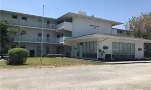 1150 E Sample Road 306, Pompano Beach, FL 33064