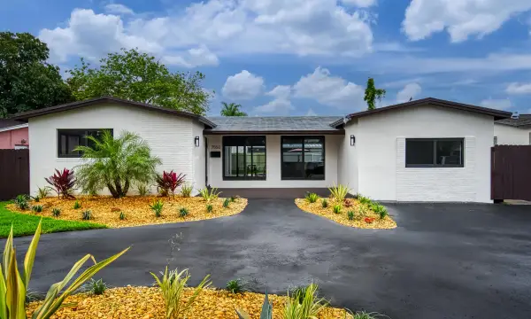7550 Grandview Boulevard, Miramar, FL 33023