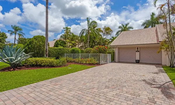 9722 Erica Court, Boca Raton, FL 33496