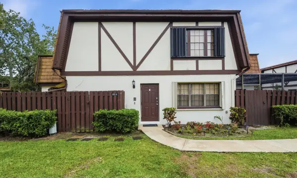 105 Weybridge Circle A, Royal Palm Beach, FL 33411