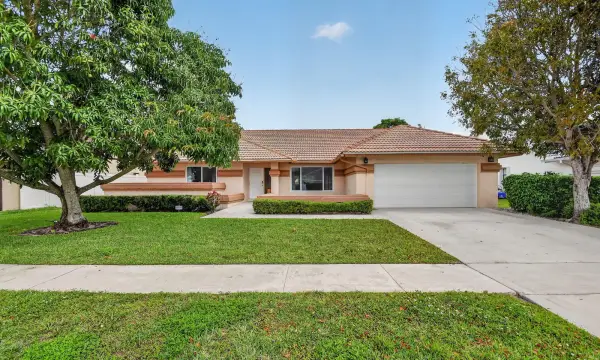 9501 Majestic Way, Boynton Beach, FL 33437