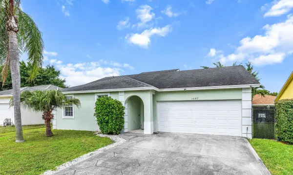 1087 Salmon Isle, Greenacres, FL 33413
