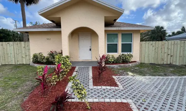 962 29th Street, West Palm Beach, FL 33407