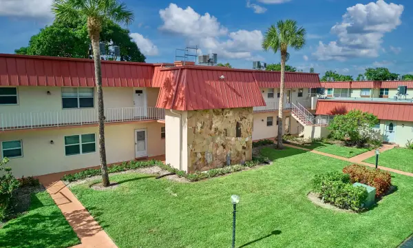 12021 W Greenway Drive 105, Royal Palm Beach, FL 33411