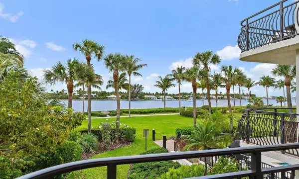 314 Inlet Way 101, Palm Beach Shores, FL 33404