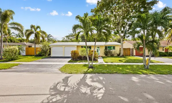 1320 SW 55th Avenue, Plantation, FL 33317