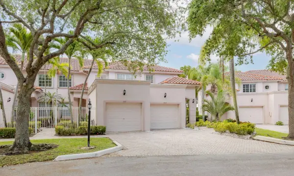 8050 Aberdeen Drive 202, Boynton Beach, FL 33472
